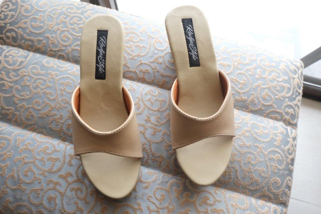 Rp185.000, size (36-41), tipe (wedges 7 cm), material (50 persen kulit-50 persen sintetis) (1)